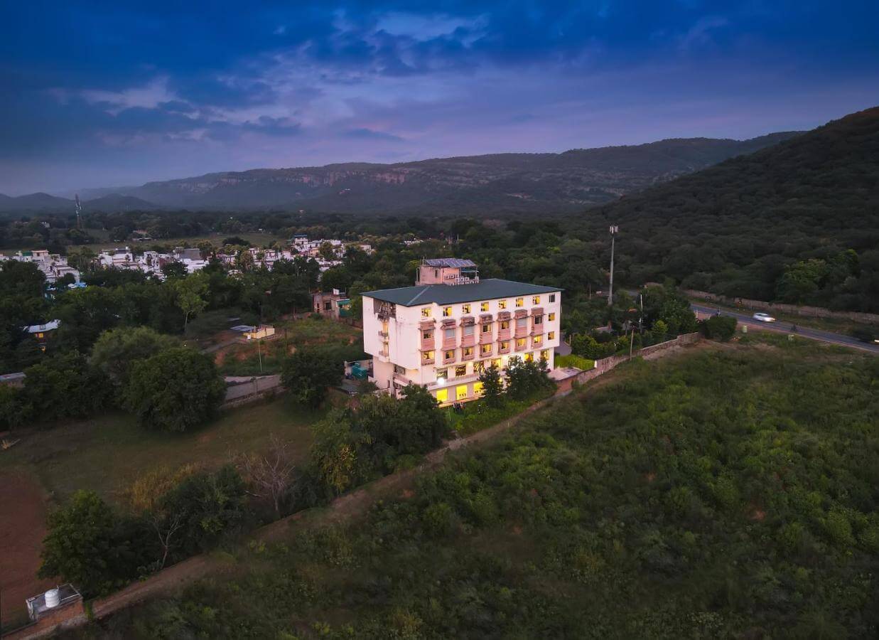 WelcomHeritage Mount Valley Resort Ranthambore