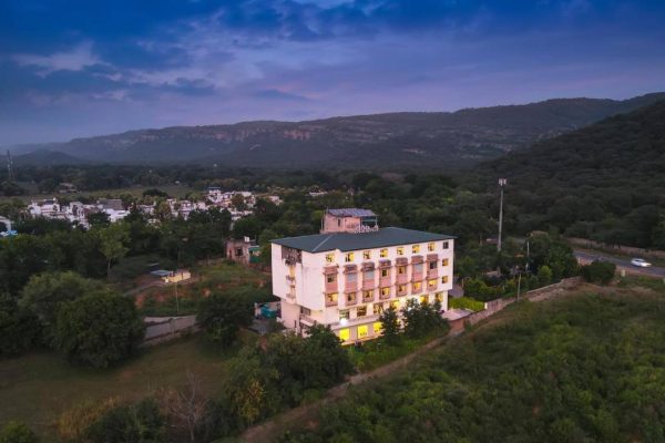 WelcomHeritage Mount Valley Resort Ranthambore