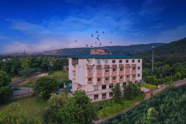 WelcomHeritage Mount Valley Resort Ranthambore